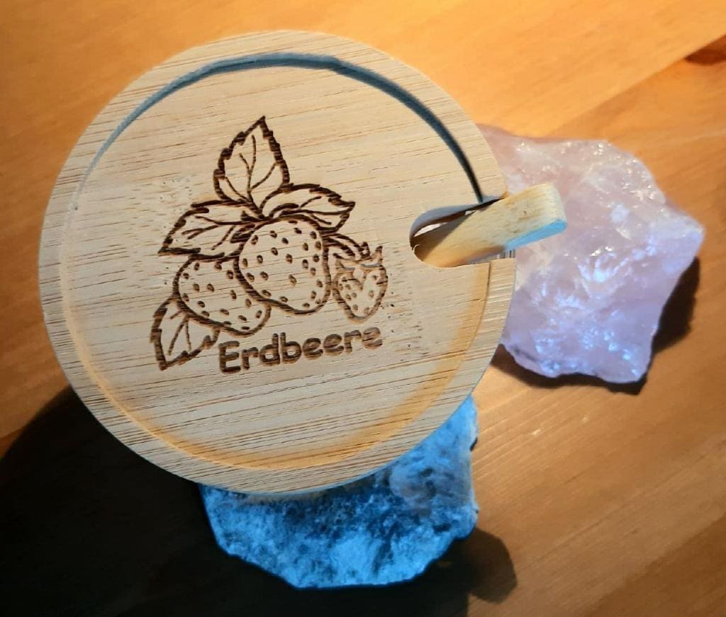 Marmeladenglas mit Bambusdeckel graviert - Holz Laser Gravur